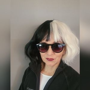 Black and white short wig. Bob black and white wig. Cruella wig